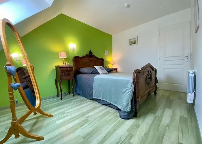 Maison Traditionnelle Avec Jardin Et Activites, Au Calme Pres De La - Fr-1-306-1220 Ferienhaus *