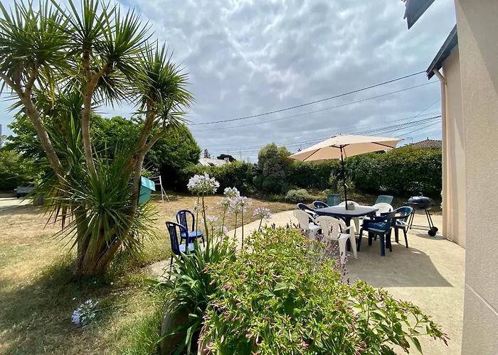 Maison Traditionnelle Avec Jardin Et Activites, Au Calme Pres De La - Fr-1-306-1220 Pornichet